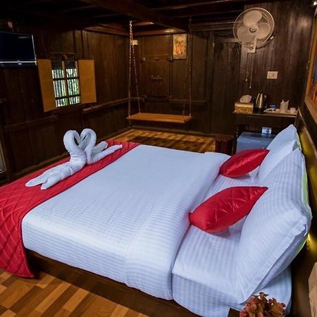 Traditional Kerala Villa Munnar Bagian luar foto